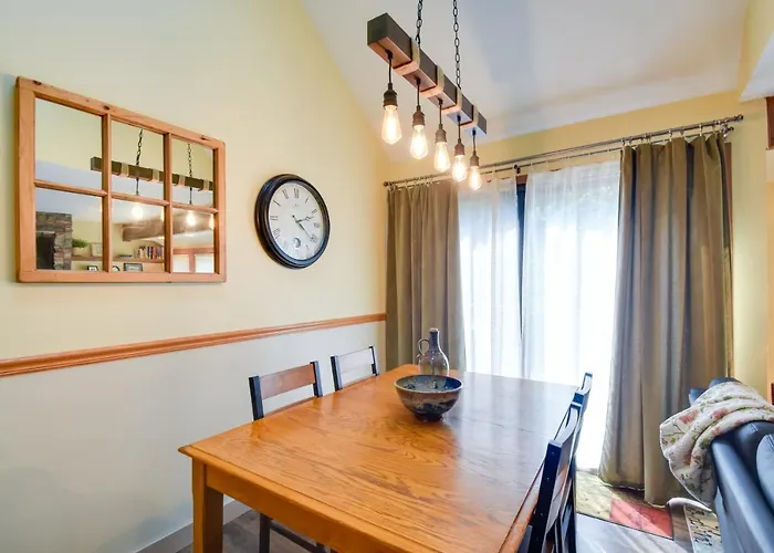Сasa de vacaciones Tasteful Townhome W/ Community Amenities *