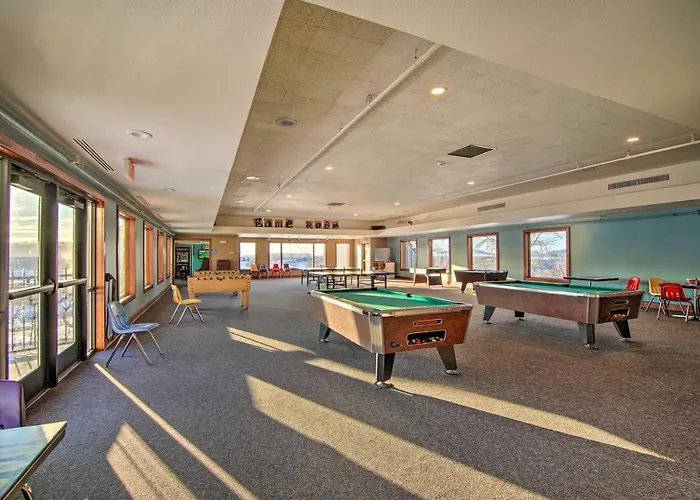 Tasteful Townhome W/ Community Amenities