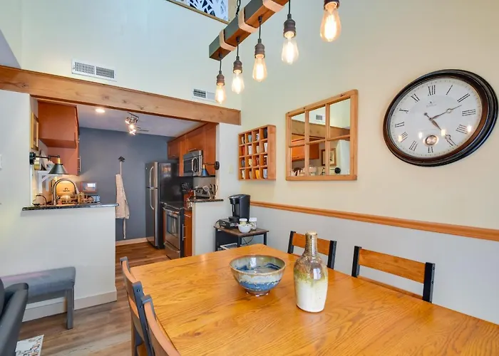 Сasa de vacaciones Tasteful Townhome W/ Community Amenities *